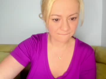 cam girl porn kiradivine image #3335614