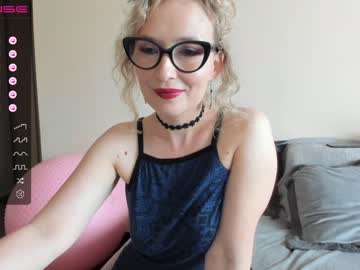 cam girl porn emilymilf__ image #4490246