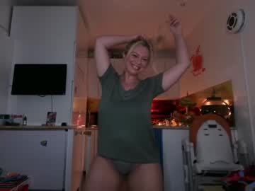 cam girl porn kiradivine image #3342768