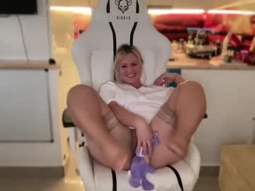 cam girl porn kiradivine image #5451541