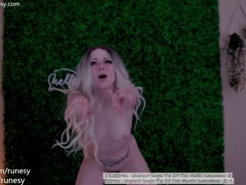 cam girl porn runesy image #4431482