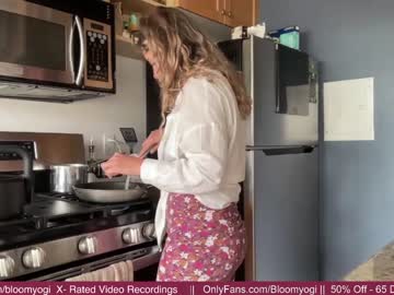cam girl porn bloomyogi image #4722408