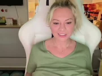 cam girl porn kiradivine image #4400181