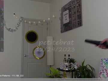 cam girl porn petitebrat image #6028581