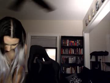 cam girl porn runacrow image #4497211