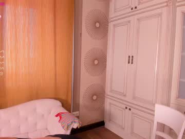cam girl porn happiness_call image #4182876