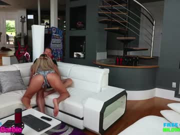 cam girl porn wildwifebarbie image #6921611