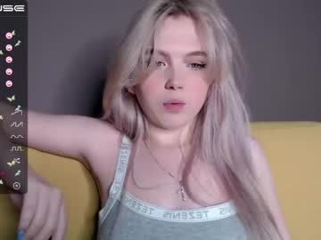 cam girl porn small_blondee image #1618167