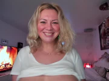 cam girl porn kiradivine image #772495