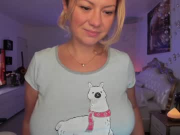 cam girl porn kiradivine image #376123