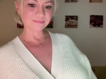 cam girl porn kiradivine image #3943572