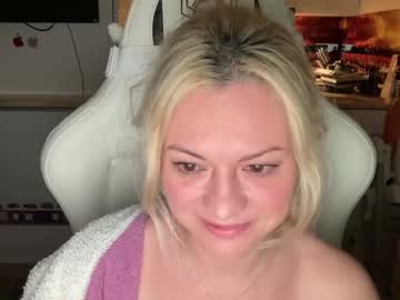 cam girl porn kiradivine image #3850460