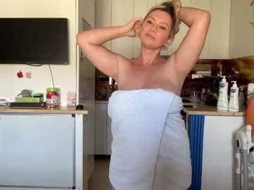 cam girl porn kiradivine image #4840386