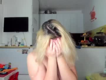 cam girl porn kiradivine image #3083644