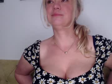 cam girl porn kiradivine image #1777200