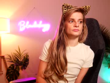 cam girl porn blondiekayy image #938546