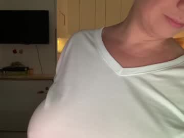 cam girl porn kiradivine image #4357309