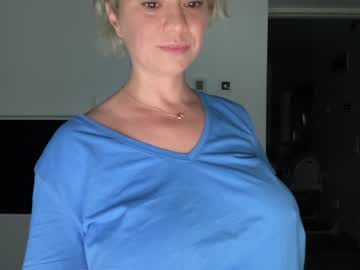 cam girl porn kiradivine image #2709989