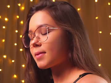 cam girl porn helenmoors image #4485361