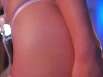 cam girl porn lucie_beltran image #6352085
