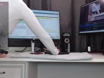 cam girl porn carmela_fox image #6147953