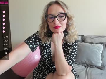 cam girl porn emilymilf__ image #4541288