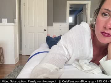 cam girl porn bloomyogi image #5583722