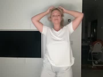 cam girl porn kiradivine image #2667814