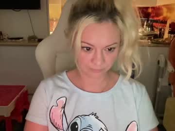 cam girl porn kiradivine image #3585427