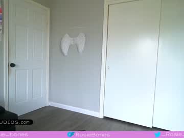 cam girl porn rosiebones image #3850357