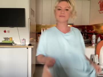 cam girl porn kiradivine image #4655736