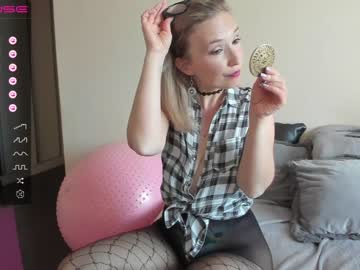 cam girl porn emilymilf__ image #4519296