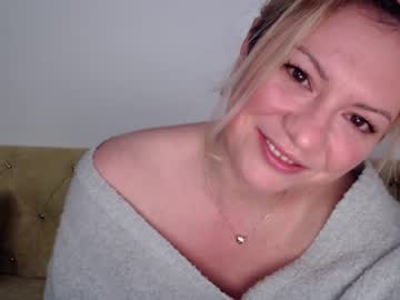 cam girl porn kiradivine image #1748308