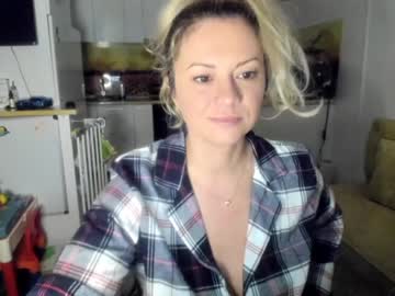 cam girl porn kiradivine image #3112210