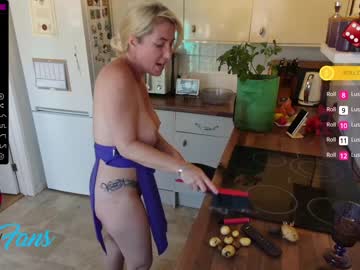 cam girl porn ladyamontgomery image #2407375