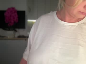 cam girl porn kiradivine image #6773278