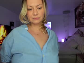 cam girl porn kiradivine image #512487