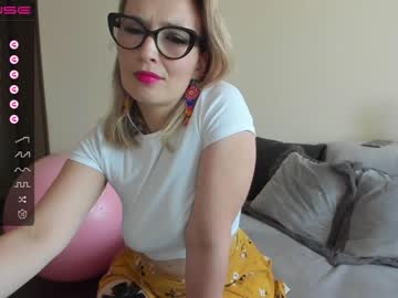 cam girl porn emilymilf__ image #4655305