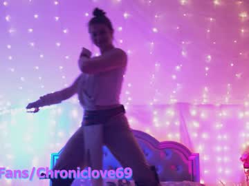 cam girl porn chroniclove image #5729921