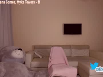 cam girl porn hollyextra image #1379995