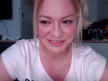 cam girl porn kiradivine image #2021172