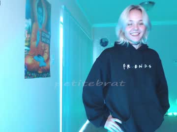 cam girl porn petitebrat image #240425