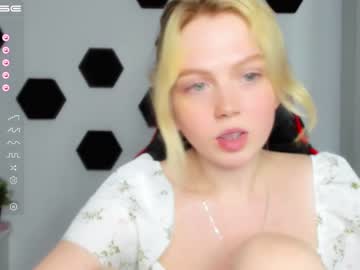 cam girl porn small_blondee image #3870912