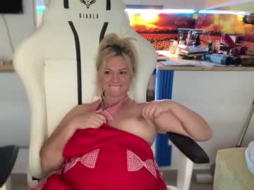 cam girl porn kiradivine image #5365744