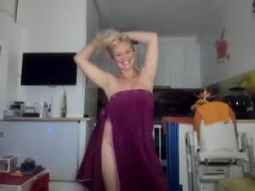 cam girl porn kiradivine image #3241857