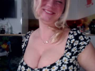 cam girl porn kiradivine image #1777678