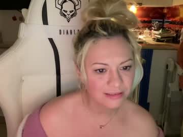 cam girl porn kiradivine image #3914994