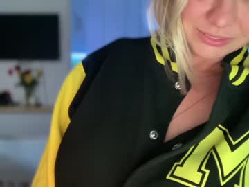 cam girl porn kiradivine image #5236522