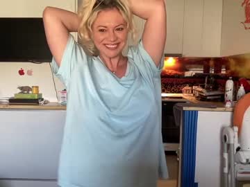 cam girl porn kiradivine image #4655563