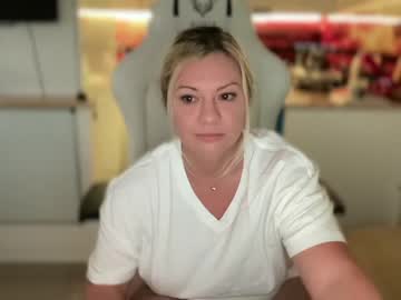 cam girl porn kiradivine image #5451155